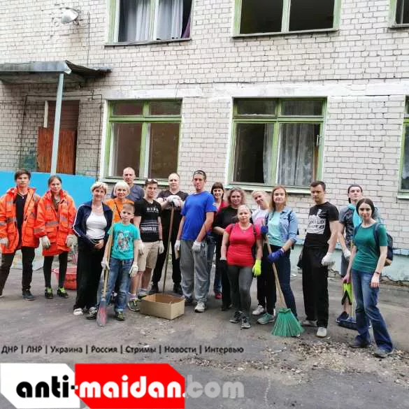 Все как один: жители Дзержинска вышли на субботник после взрывов на заводе (ФОТО, ВИДЕО) | Русская весна